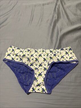 Victoria’s Secret Blue Floral Scrunch Ruched Butt Underwear